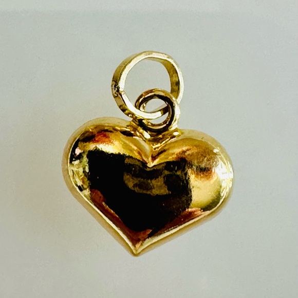Heart Pendant. 💛 Real 18(18k) Karat Solid Gold Jewelry - Picture 6 of 11